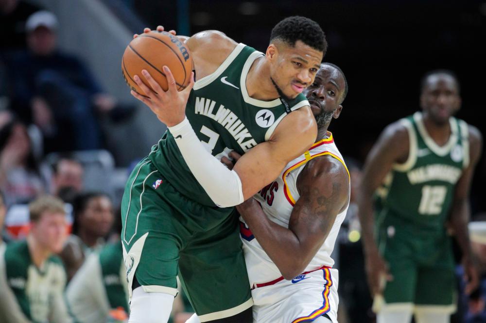 在球场上展 在球场上展